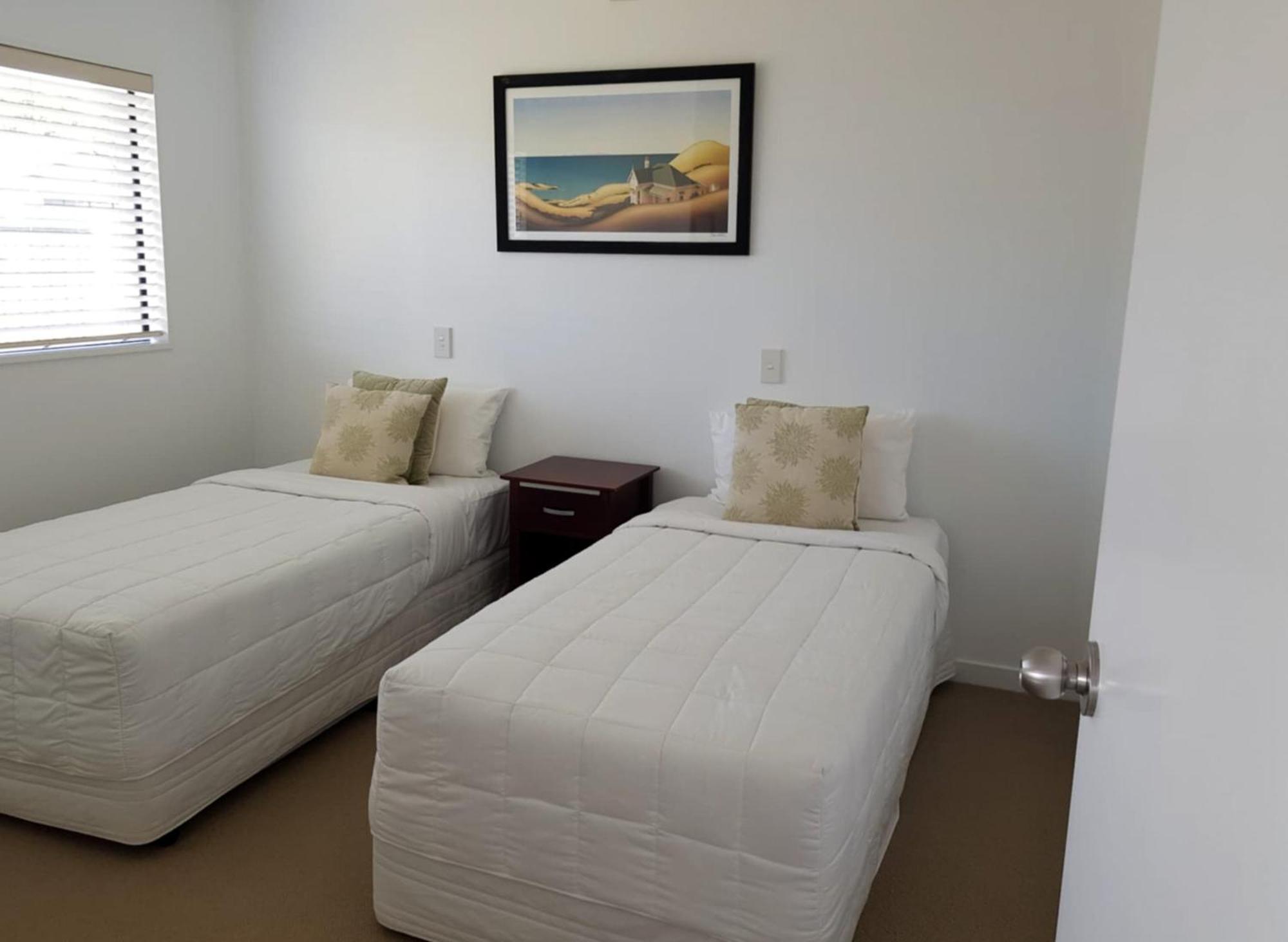 Ocean Breeze Resort 파우아뉴 외부 사진