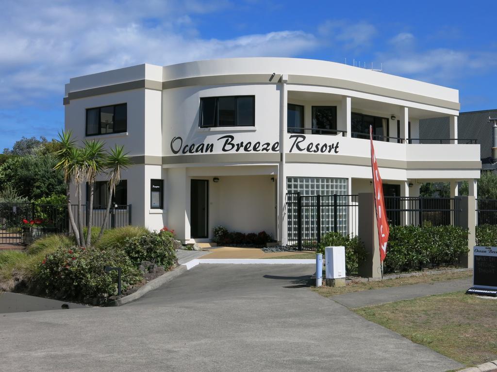 Ocean Breeze Resort 파우아뉴 외부 사진