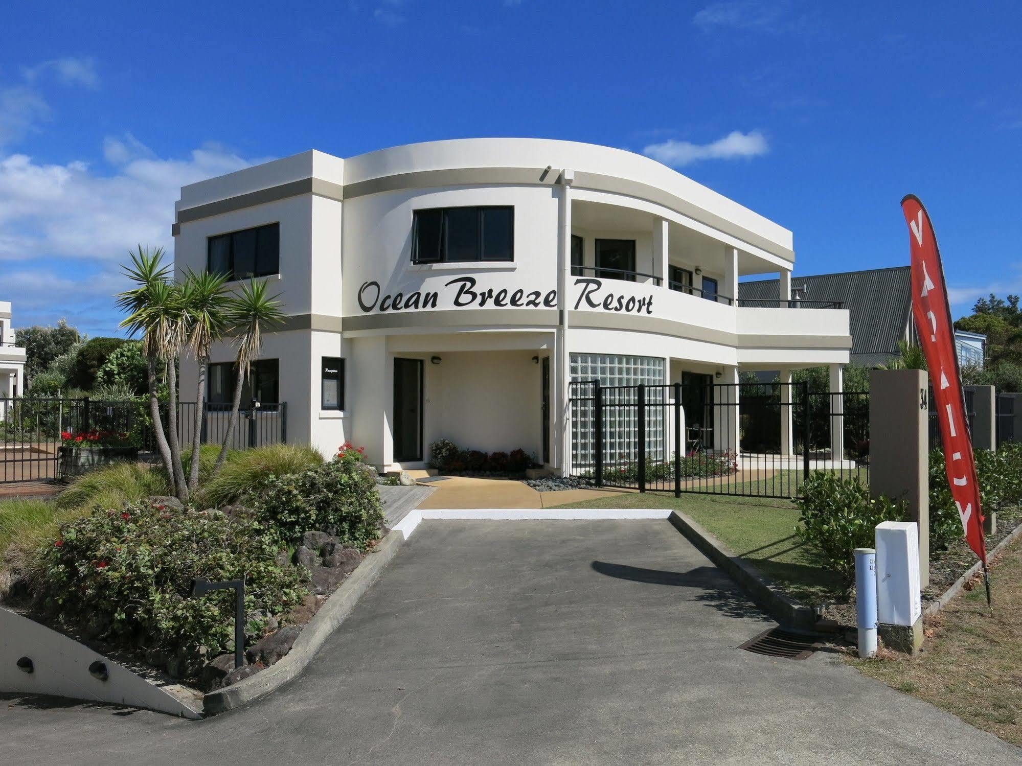Ocean Breeze Resort 파우아뉴 외부 사진